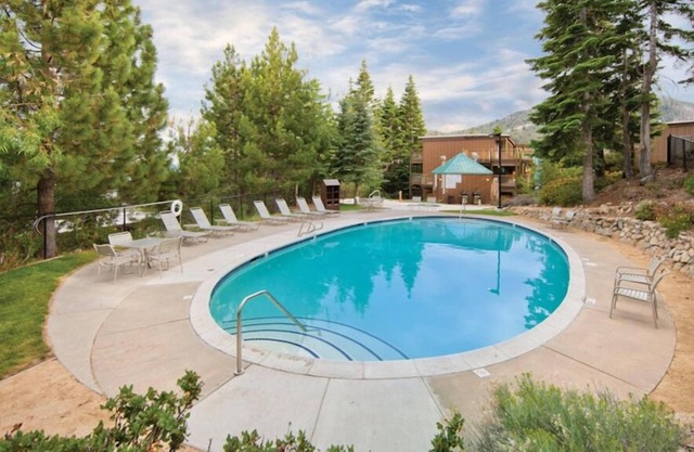 Peaceful 1-bedroom Tahoe III in Lake Tahoe