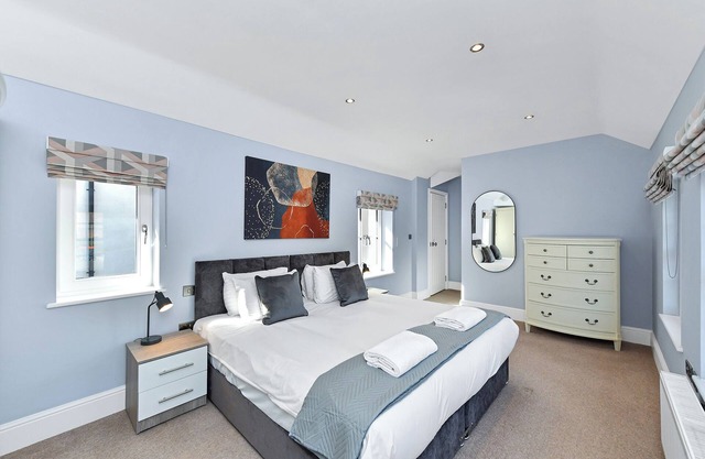 Peaceful 2-Bedroom House in Historic Clifton Village