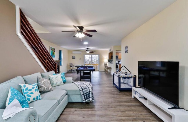 Peaceful 4 Bedroom Home-Close to Skiing Water Pk