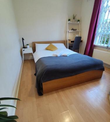 Peaceful budget room in Central London