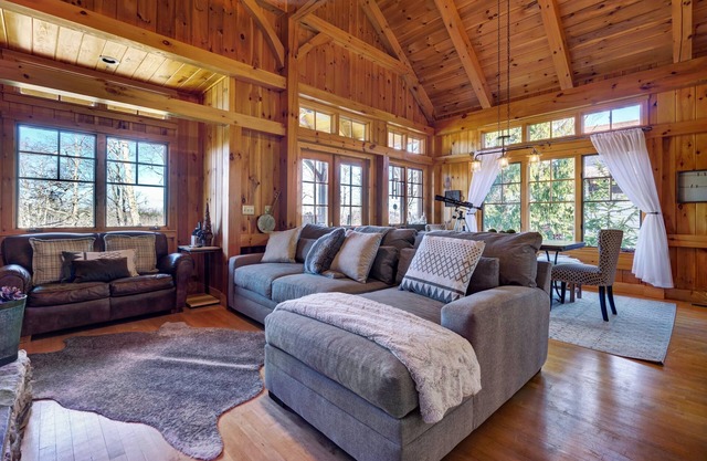 Peaceful Chalet at Trillium Lakes & Links/Best Bedding Comfort/5 Star Reviews