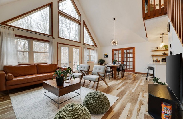 Peaceful Chalet w/Fireplace I Hot Tub I Fire Pit
