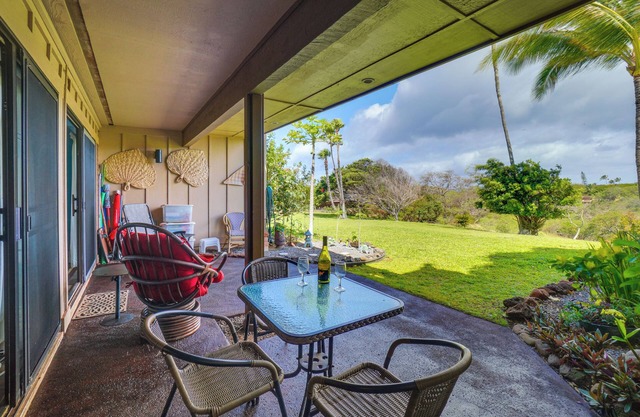Peaceful Condo w/Amenities: Steps to Beach!