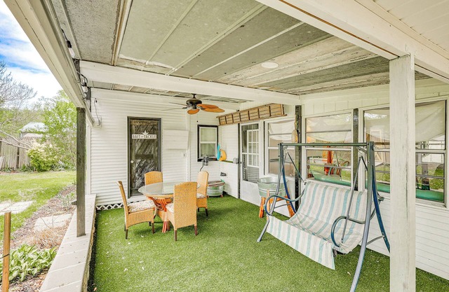 Peaceful Countryside Home ~ 6 Mi to Lewes Beach!