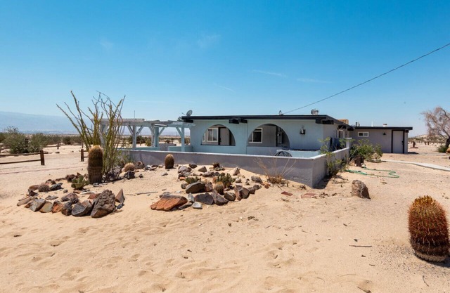 Peaceful Desert Hideaway