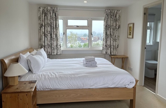 Peaceful Family Retreat Near Gloucester Road