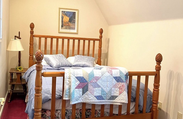 Peaceful Gardenside cottage 5 minutes from downtown Lexington VA