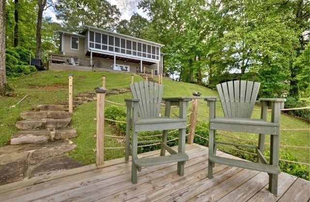 Peaceful Lakefront, Spectacular View, Spacious 2 Level, 30 Min from Auburn