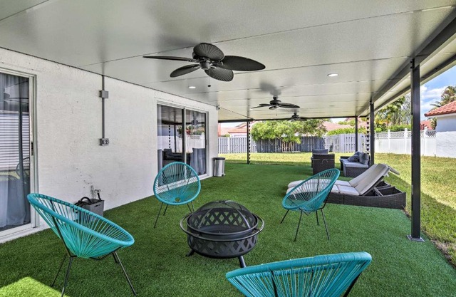 Peaceful Miami Gardens Getaway with Lake Views!
