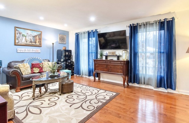 Peaceful Port Washington Getaway Near Downtown!