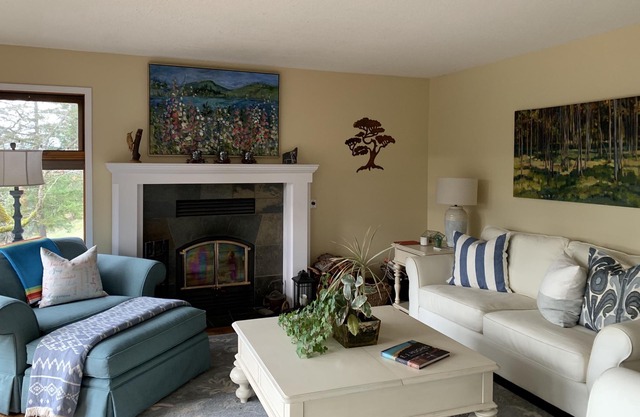 Peaceful, Relaxing, Luxury Ocean view home, 5 private acres, salt water hot tub.