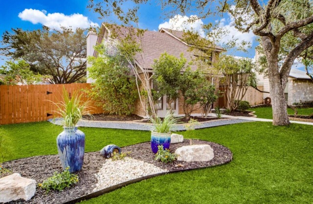 Peaceful Retreat, central location can’t be beat!