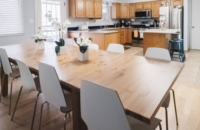 Peaceful Retreat for Non-Smokers. Quiet Location Between Red Rocks & Denver