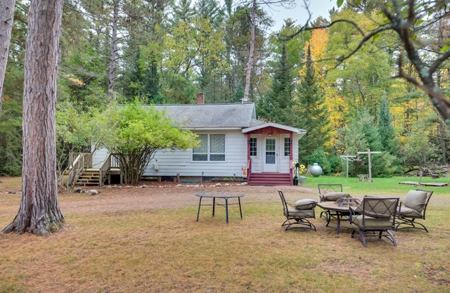 Peaceful Saint Germain Home w/Fire Pit!