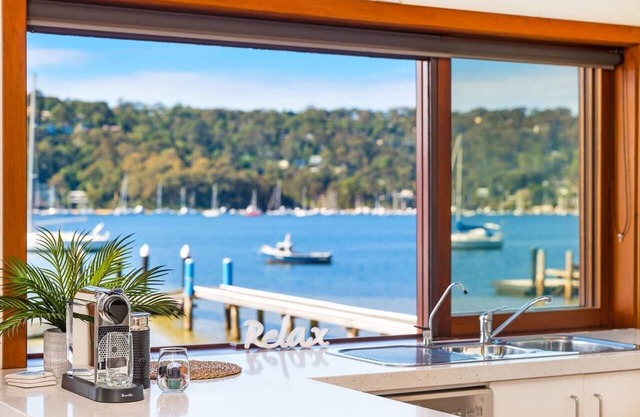Peaceful Scotland Island Retreat|Waters Edge