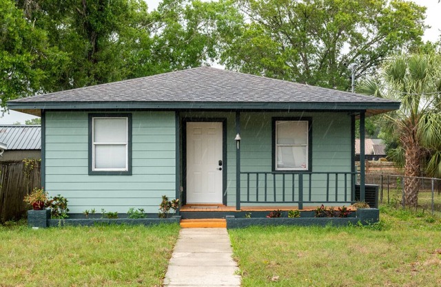 Peaceful stay house 3BR 1 BA-near Aquarium
