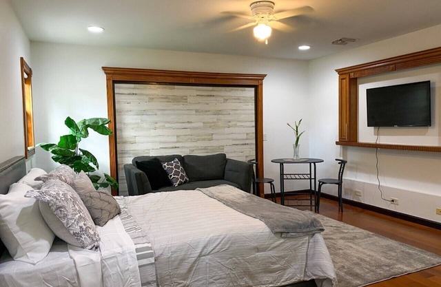 Peaceful Suite In The Heart Of Fort Myers