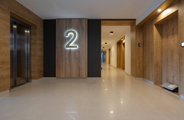 Pearl Marina Apartment by Renters