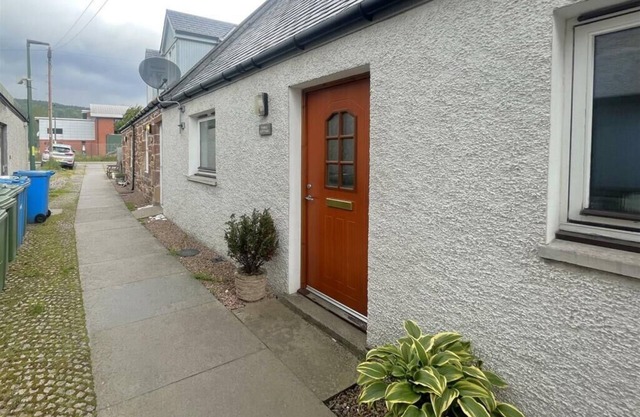 Pebble Cottage, on NC 500