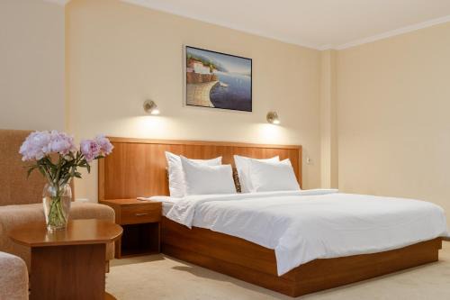 PecherSky Hotel