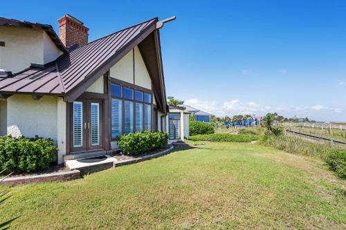 Pelican Watch villa by Peace Vacations