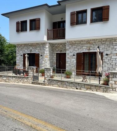 Pelion Roots