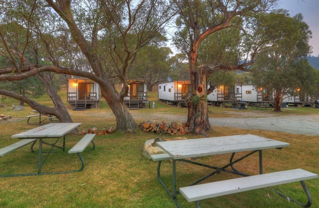 Pender Lea, independent park cabin