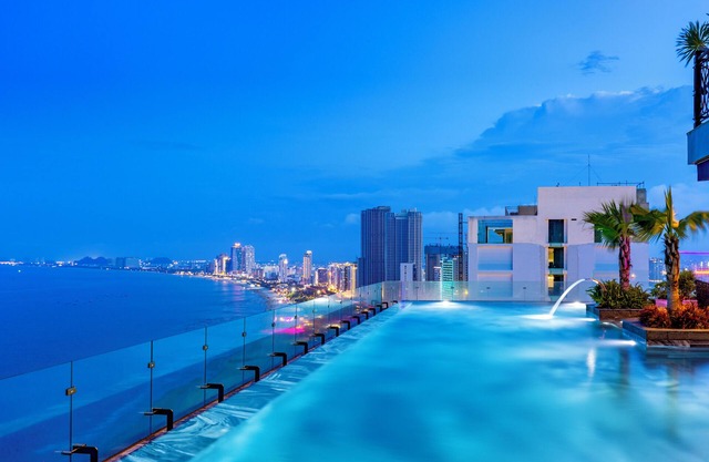 Peninsula Hotel Danang