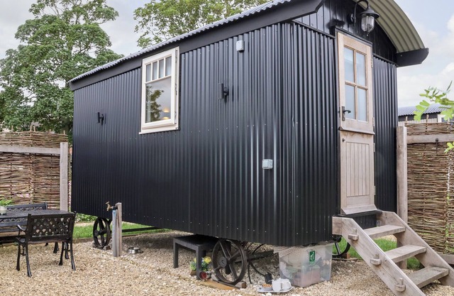 PENNY, pet friendly, character holiday cottage in Pocklington