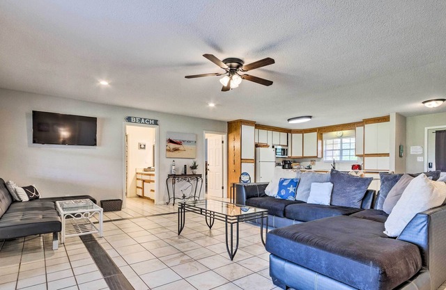 Pensacola Vacation Rental in Golf Community!
