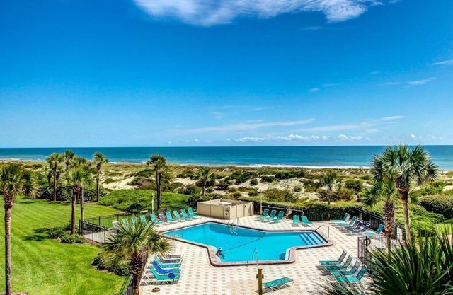 Penthouse 7th floor with spectacular Ocean views! Immaculate, Beach Front Condo!