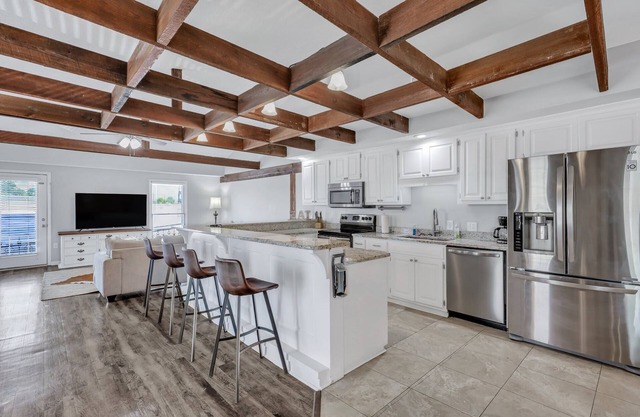 Penthouse Loft- Balcony Over Downtown Statesboro