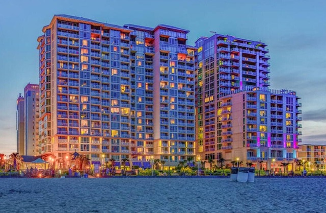 Penthouse Suite on the Ocean - Beautiful Balcony Views