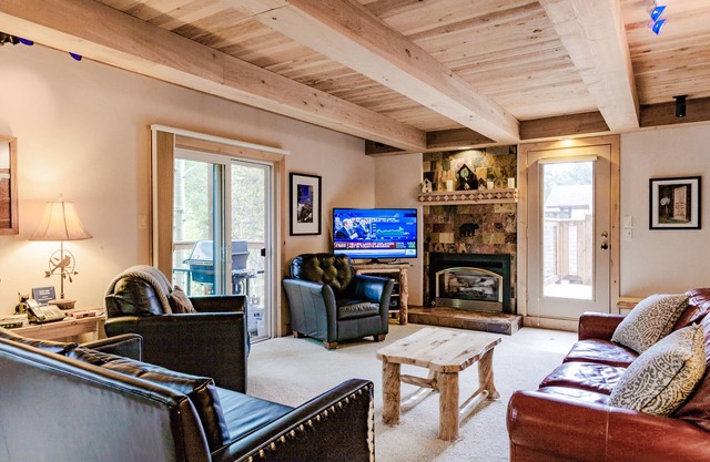 Penthouse-Upscale-Family style - Walking distance to Lift, Town, Pool