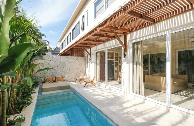 Perempuan Villas Pererenan