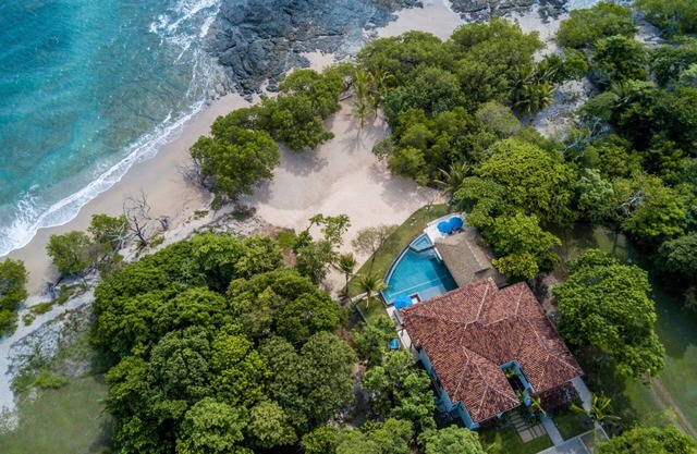 Perfect Family Retreat with the best Sunset views: Luxury Beachfront house w/Pool & Heated Jacuzzi
