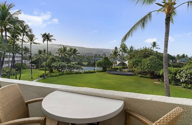 Perfect Island Getaway! 3 Spacious Units, Oceanfront, Watersports and Activities