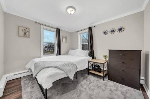 Perfect Location and Fast Wi-Fi Heart of Village