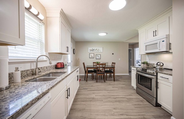 PERFECT LOCATION! Short Term Temporary Housing