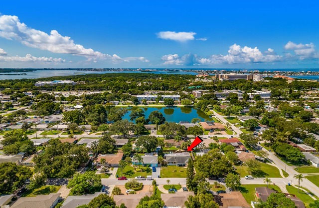 Perfect Location! Under 8 Mins to the beach. Family & small dog friendly 🐶 home