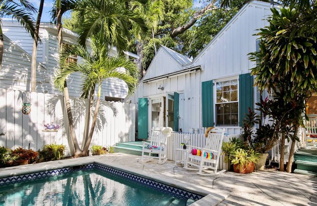 Perfect Pineapple by Avantstay Pet Friendly w/ Pool! Month Long Stays Only