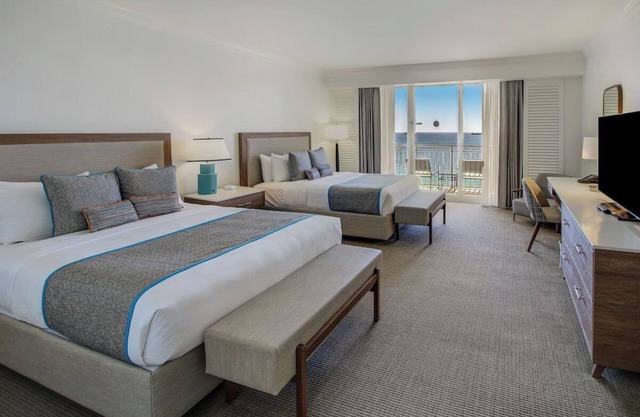 Perfect Stay! 4 Relaxing Units Close to the Beaches! Outdoor Pool!
