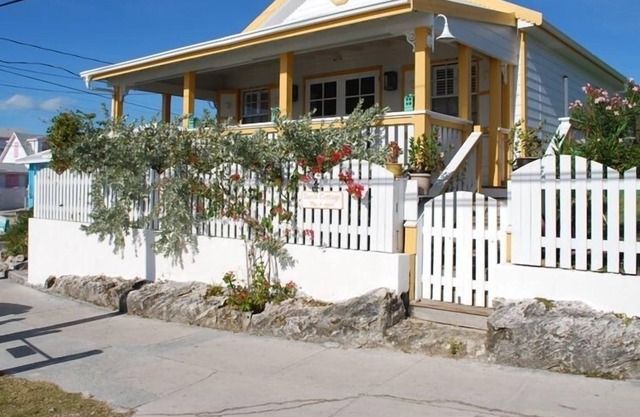 Perfectly Located, in Picturesque Heart of Hope Town with Dock