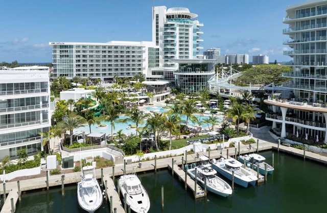 Perfectly Relaxing Room Near Port Everglades Spot Superyachts Just 4 Miles Away