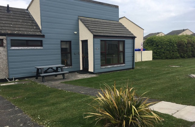 PERRANPORTH - AMAZING VALUE - 3 bedrooms, great facilities, swimming pool