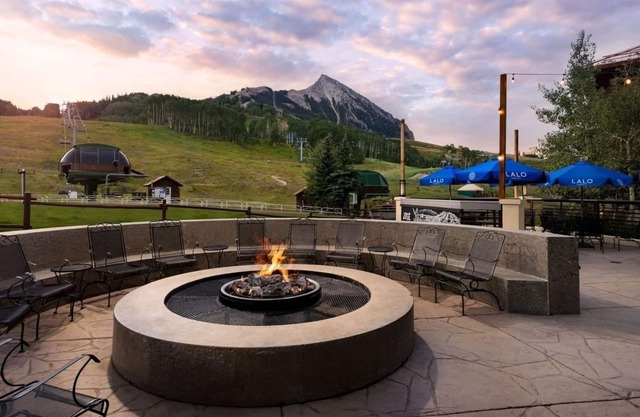 Pet-Friendly Alpine Suite Perfect for Adventure Seekers, 2 Rooms w/Kitchenette