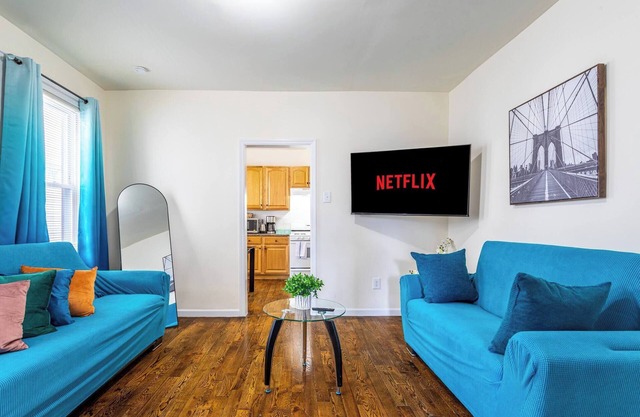 Pet-Friendly 2BR w/FREE Parking & NYC Transit