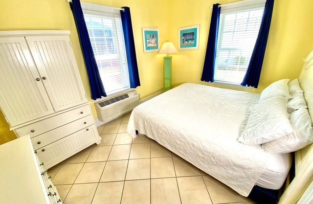 Pet-friendly - 3 Blocks to Beach! Unit 504