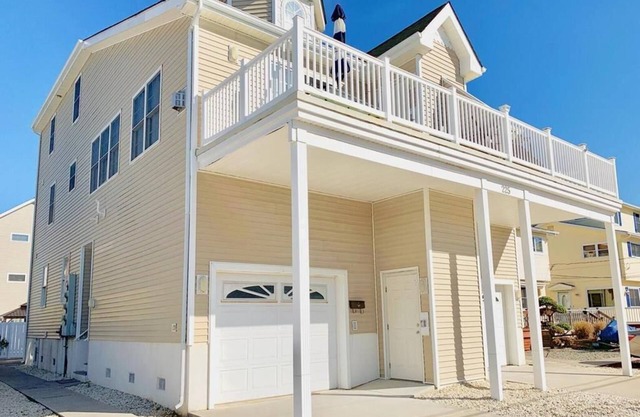 Pet Friendly 5 Bedroom Home with elevator within walking distance to downtown Sea Isle City