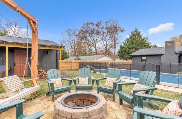 Pet-friendly 8Beds+ Pool & Firepit, 3min to Furman